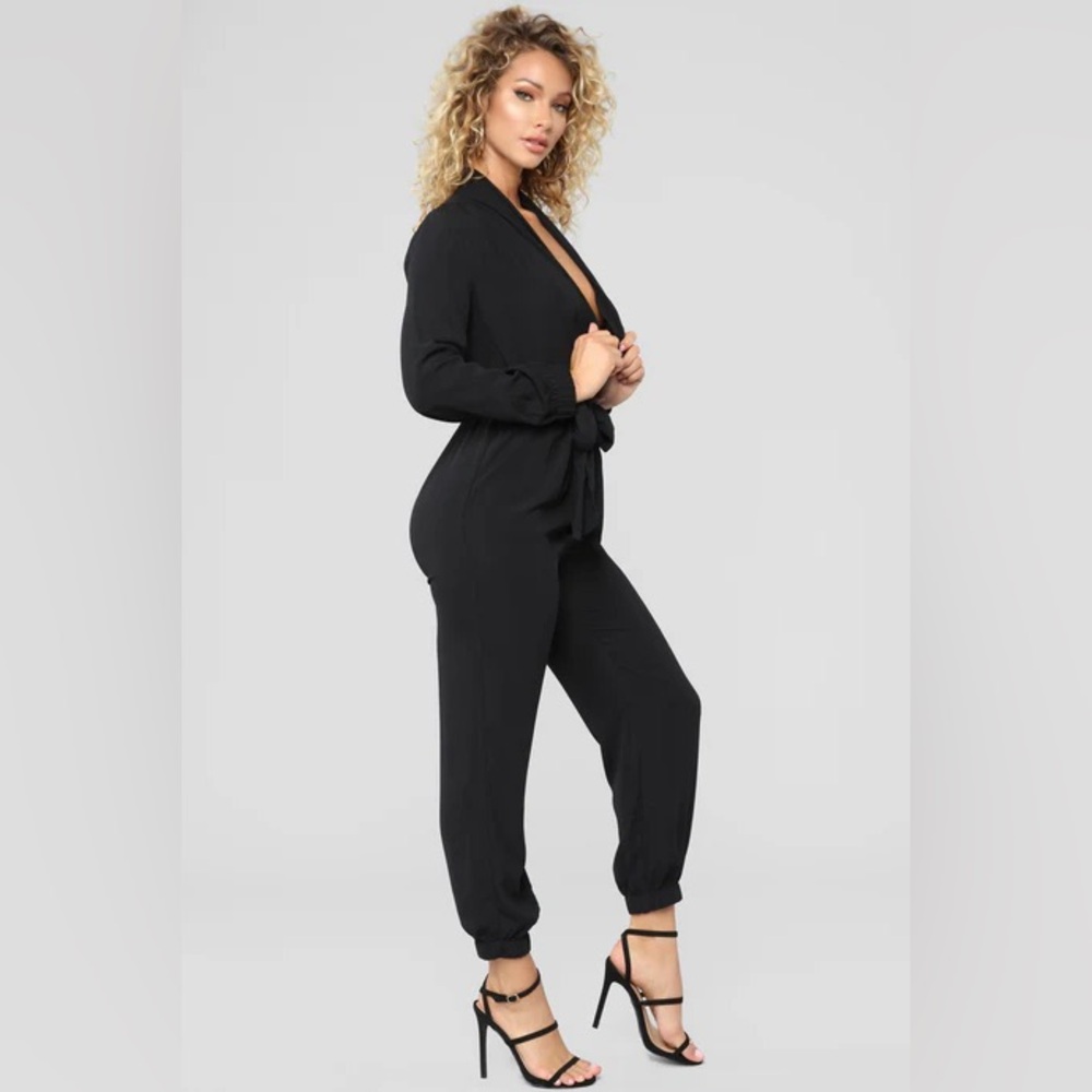 Stroll At The Plaza Jumpsuit - Black